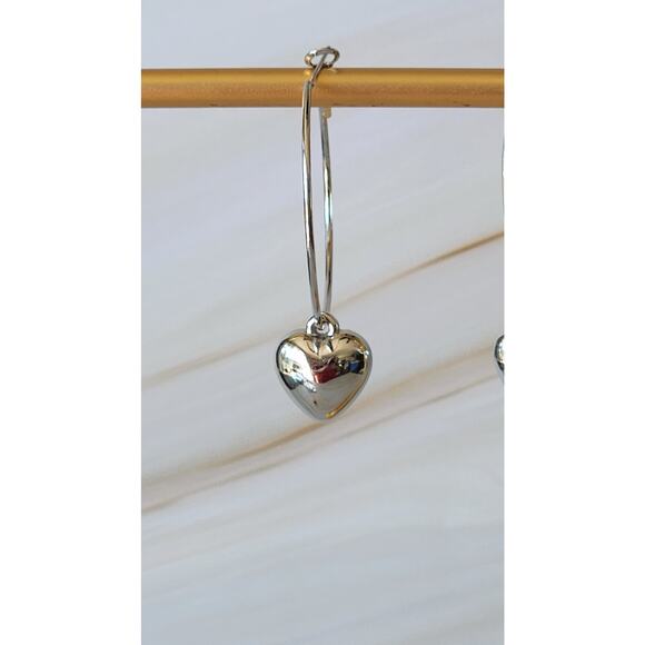 Hoop Earrings with Heart Charm Silver tone Metal Lightweight New - Picture 2 of 3